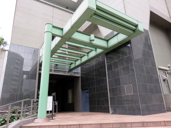 ヨコハマポートサイドロア1番館の外観