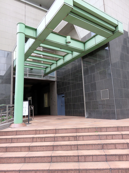 ヨコハマポートサイドロア1番館の外観