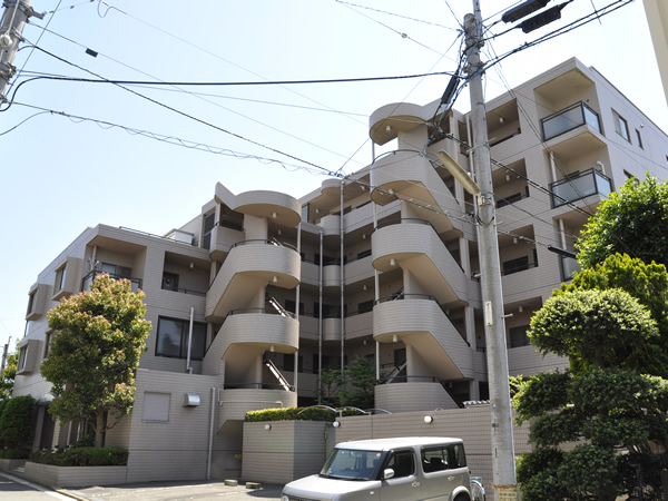 横浜鶴見ガーデンハウスの外観