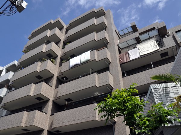 日神パレステージ大倉山の外観