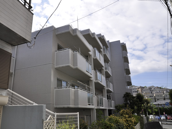 サーパス三ッ池公園1の外観