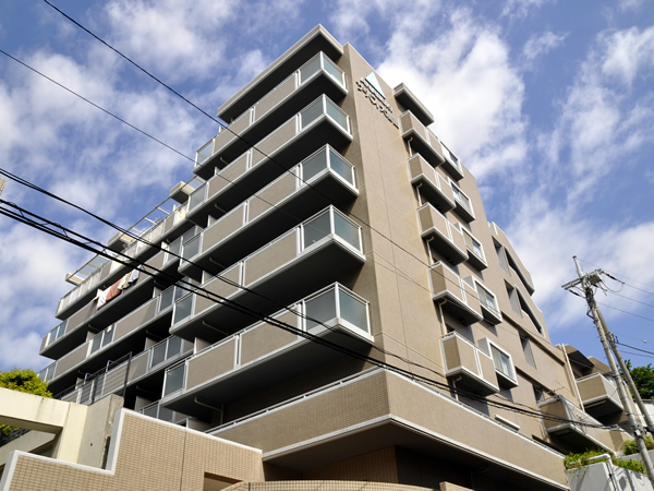 サーパス大倉山の外観