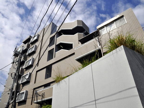 サーパス大倉山の外観