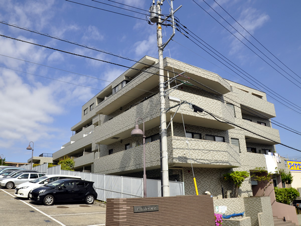 アドヴァンス三ッ池公園の外観