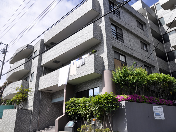 アドヴァンス三ッ池公園の外観