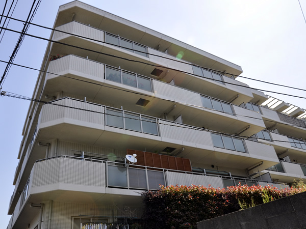 リステージ三ツ池公園の外観