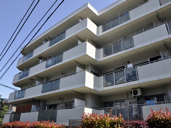 リステージ三ツ池公園の外観