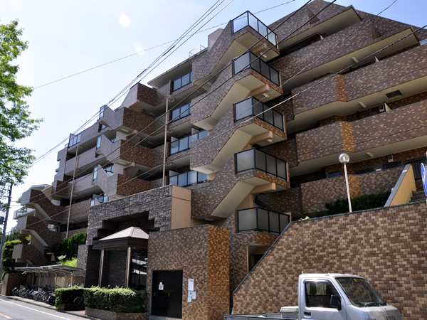 ニックパークハイム三ッ池公園の外観