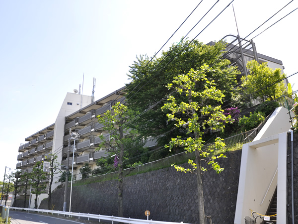 ニッコーハイツ三ッ池公園の外観