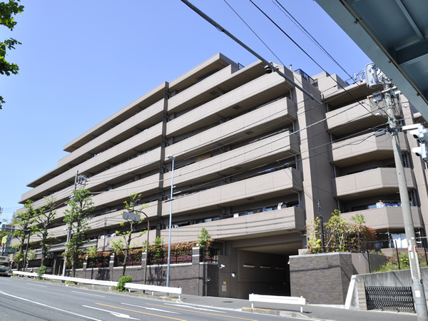 ナイスブライトピア三ッ池公園の外観