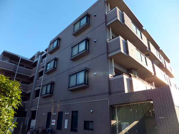 サンマンションアトレ東林間の外観