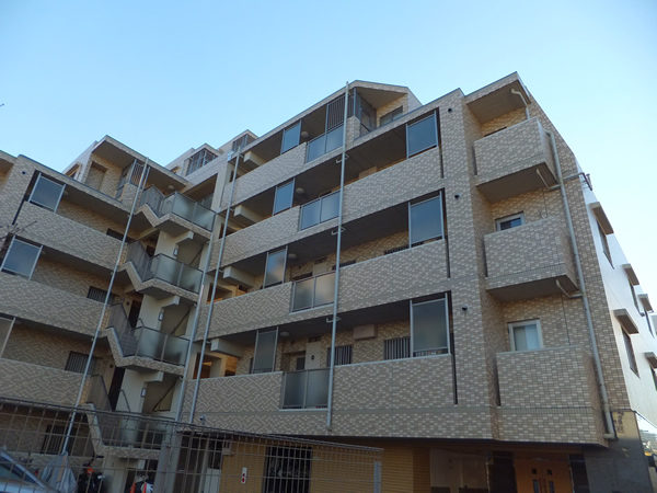 ローヤルシティ東林間の外観