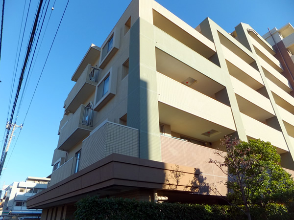 クレアコート東林間の外観