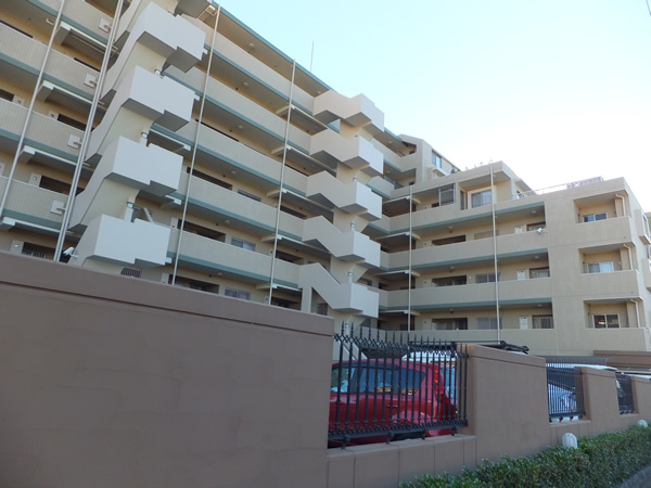 クレアコート東林間の外観