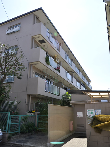 ニックハイム上末吉の外観