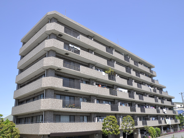 鶴見パークホームズ2番館の外観