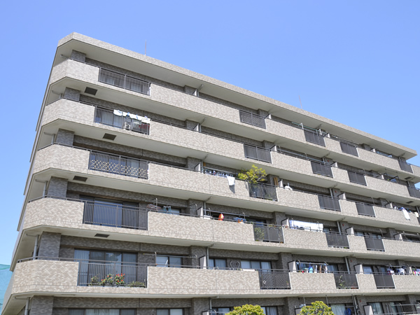 鶴見パークホームズ2番館の外観