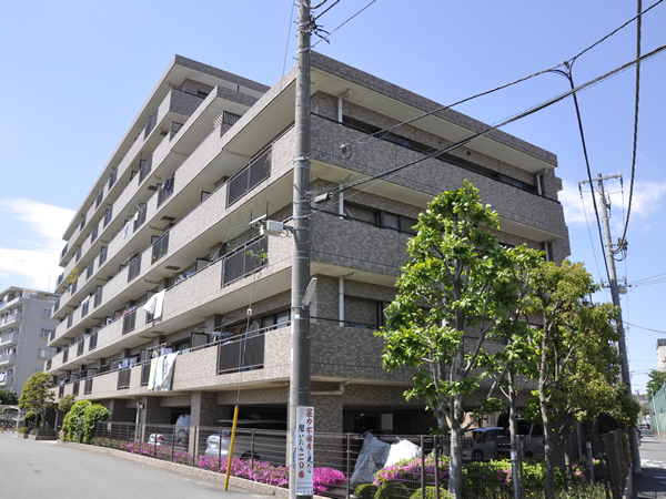 鶴見パークホームズ2番館の外観