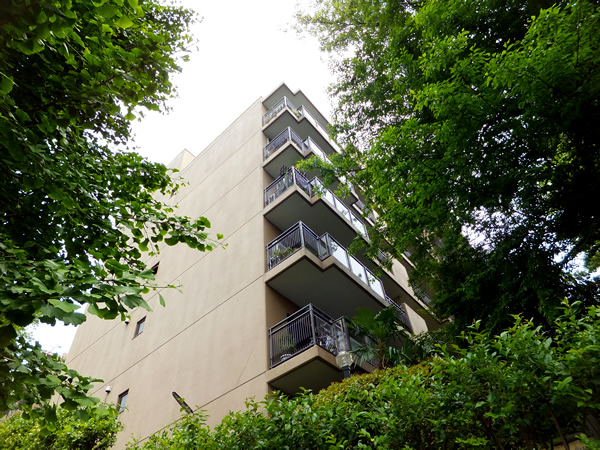 東急ドエルアルス瀬田２号棟の外観