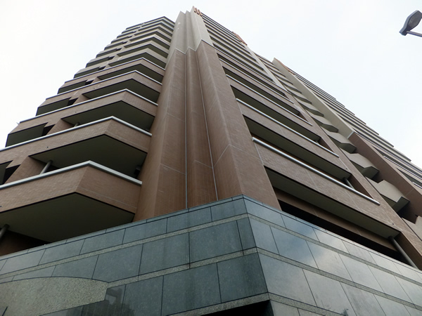 クレストフォルム上野グランステージの外観