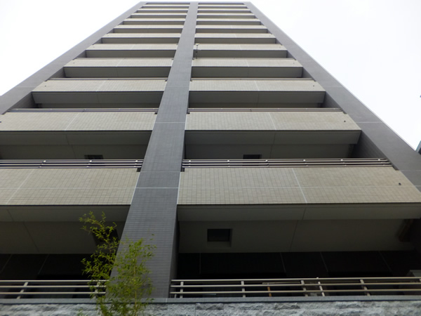 プレシス上野リュクスの外観