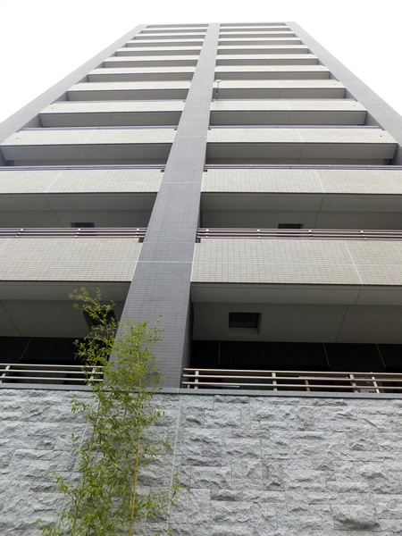 プレシス上野リュクスの外観