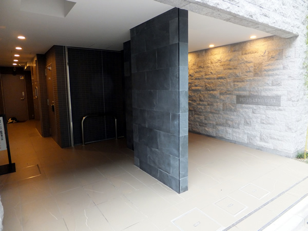 プレシス上野リュクスの外観