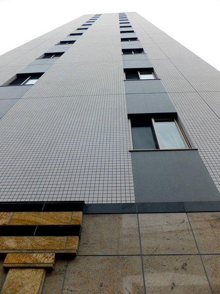 プレシス上野駅前の外観