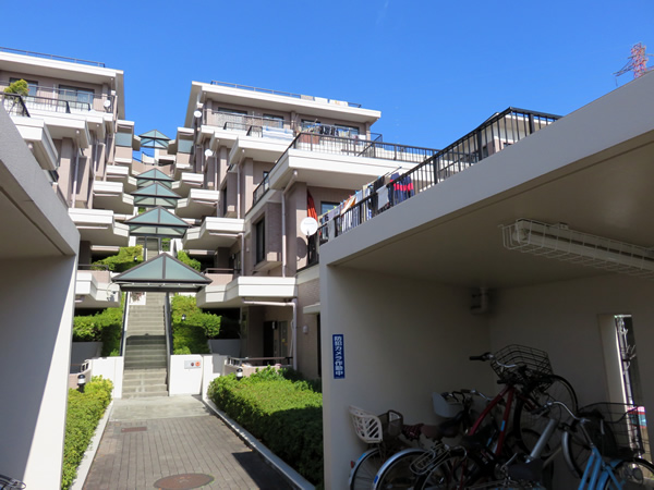 ライフヒルズ北山田Ｃ棟の外観