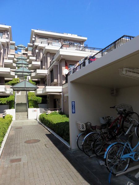 ライフヒルズ北山田Ｃ棟の外観