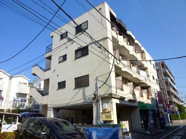 ヴィラ東林間の外観