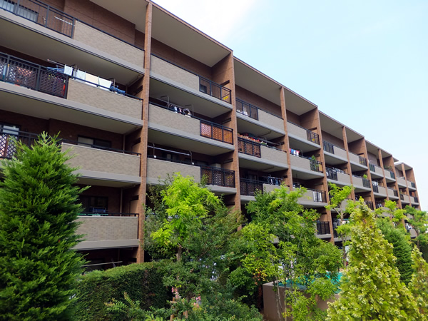 港北ニュータウンイオ9番館の外観