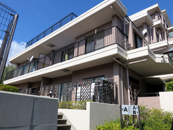 ライフヒルズ北山田Ａ棟の外観