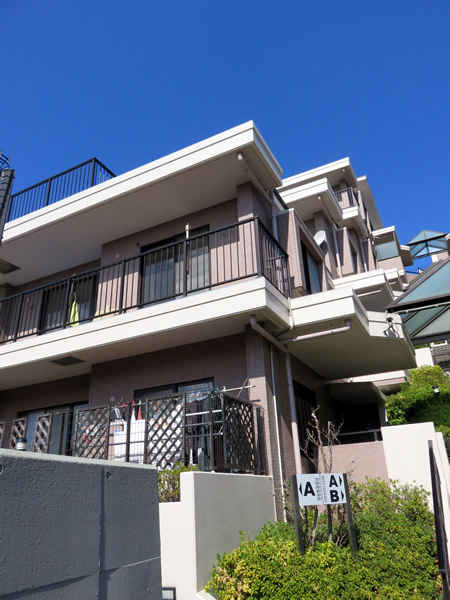 ライフヒルズ北山田Ａ棟の外観