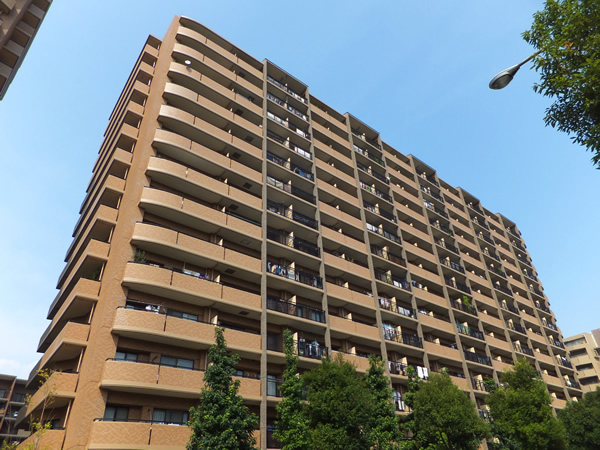 港北ニュータウンイオ7番館の外観