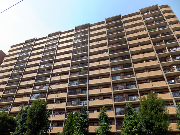 港北ニュータウンイオ7番館の外観