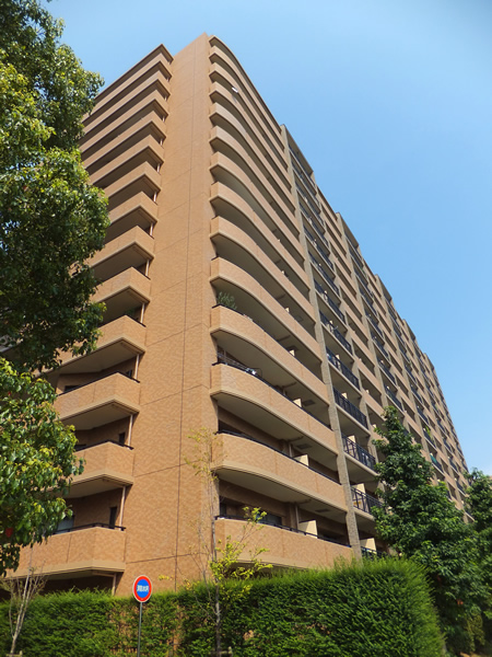 港北ニュータウンイオ7番館の外観