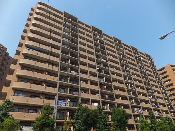 港北ニュータウンイオ6番館の外観