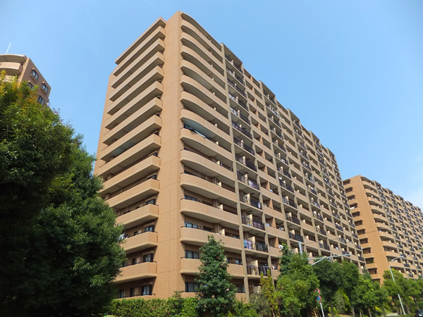 港北ニュータウンイオ6番館の外観