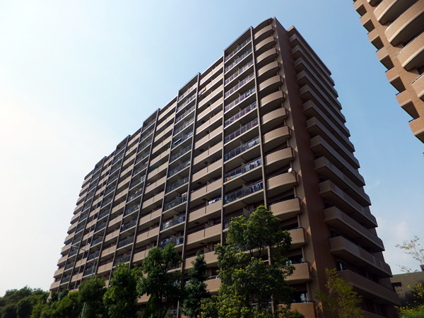 港北ニュータウンイオ6番館の外観