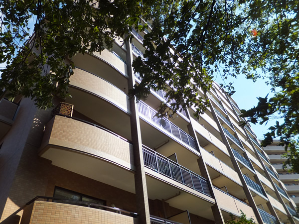 港北ニュータウンイオ5番館の外観