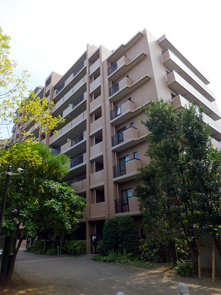 港北ニュータウンイオ5番館の外観