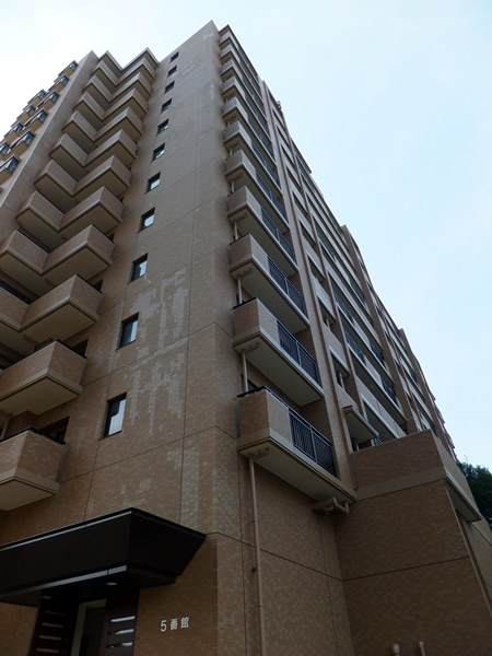 港北ニュータウンイオ5番館の外観