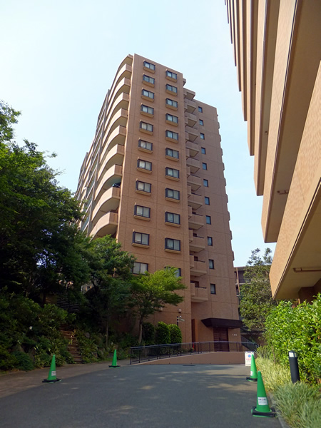 港北ニュータウンイオ5番館の外観