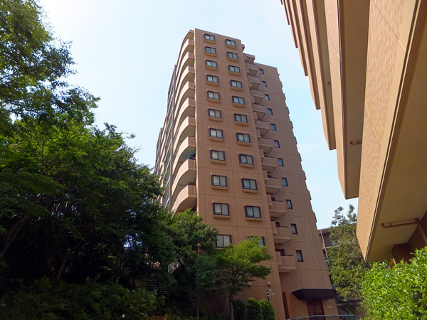 港北ニュータウンイオ5番館の外観