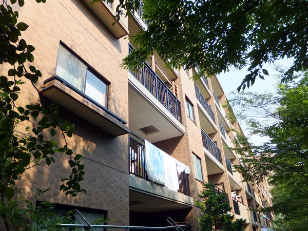 港北ニュータウンイオ４番館の外観