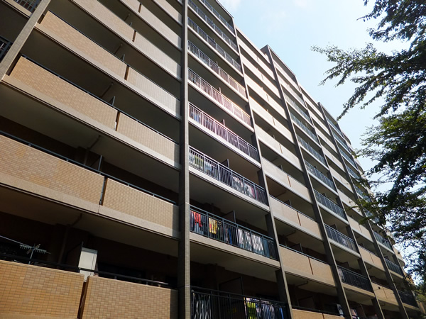 港北ニュータウンイオの外観