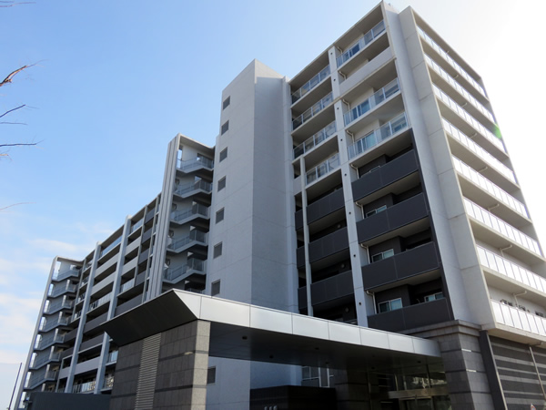 ライオンズ小田急相模原アクアルーナの外観