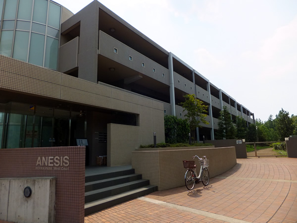 港北ニュータウンレフリアパークアネシスウエストコートの外観