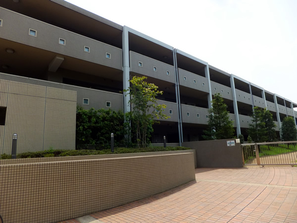 港北ニュータウンレフリアパークアネシスウエストコートの外観